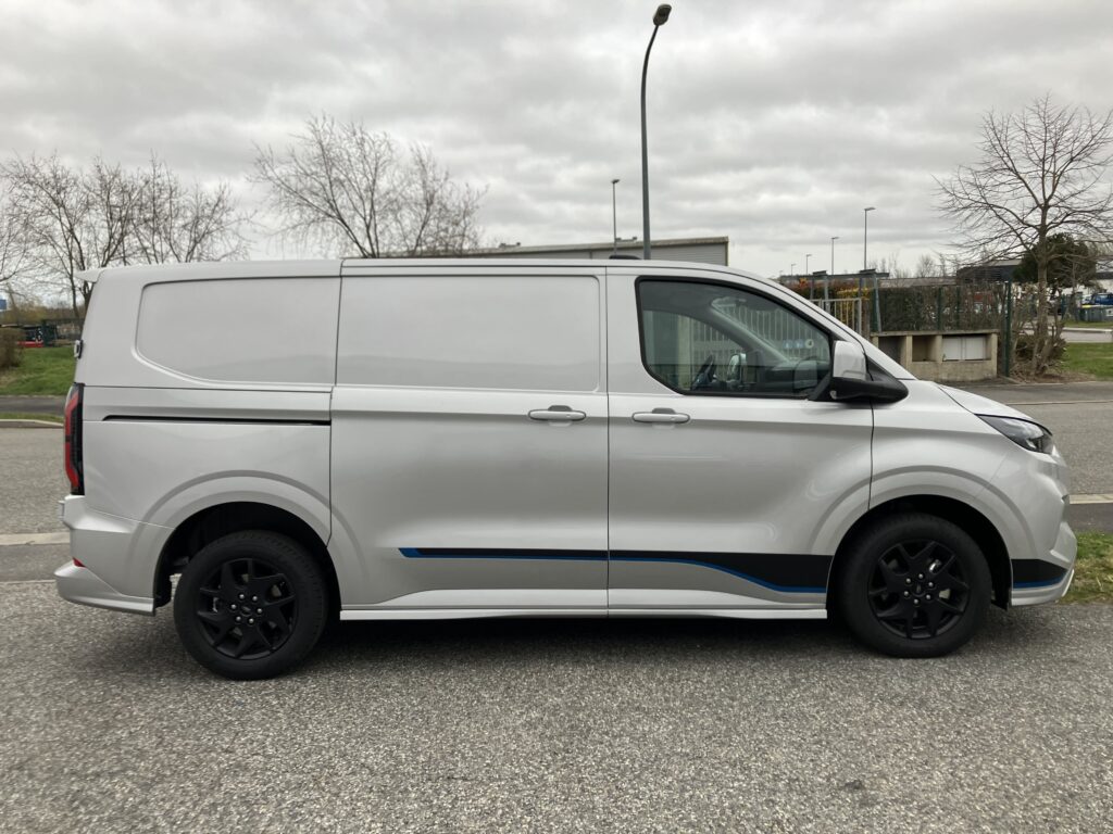 Leasing professionnel véhicule utilitaire FORD CUSTOM, tourisme, société. Accessible autoentrepreneur, société sans bilan jeune entreprise, avec FIMALOC