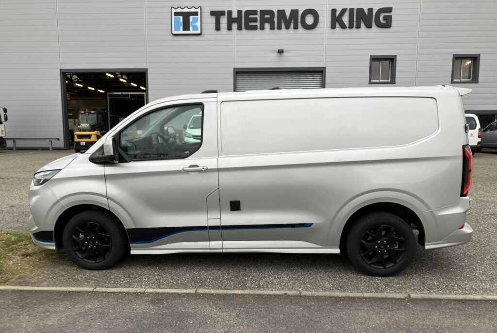 Leasing professionnel véhicule utilitaire FORD CUSTOM, tourisme, société. Accessible autoentrepreneur, société sans bilan jeune entreprise, avec FIMALOC