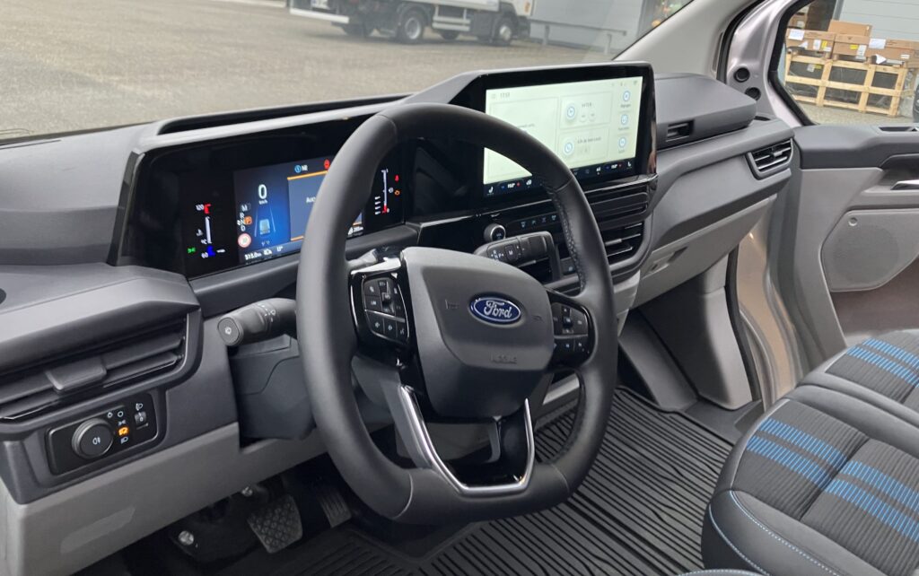 Leasing professionnel véhicule utilitaire FORD CUSTOM, tourisme, société. Accessible autoentrepreneur, société sans bilan jeune entreprise, avec FIMALOC